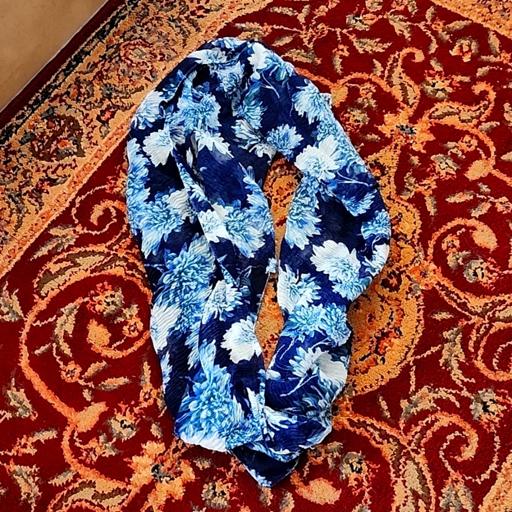 Beautiful Blue Pattern Scarf